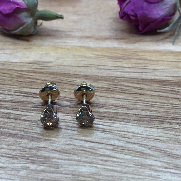 Diamond stud earrings (genuine diamonds and 14kt yellow gold) - Picture 2 of 6